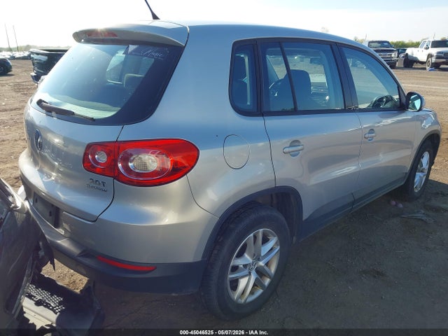 Volkswagen Tiguan S