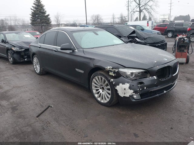 Salvage BMW 7 Series Image