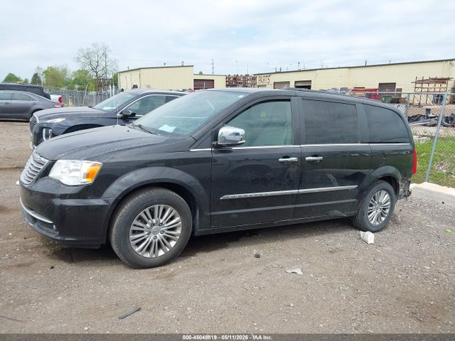 Chrysler Town & Country Touring-l
