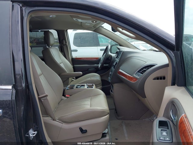 Chrysler Town & Country Touring-l