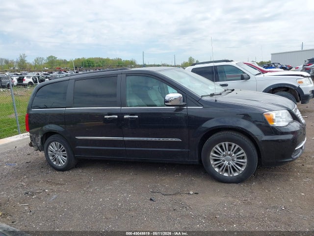 Chrysler Town & Country Touring-l