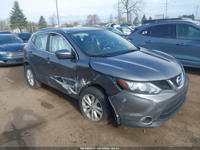 Salvage Nissan Rogue Image