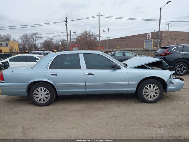 Ford Crown Victoria