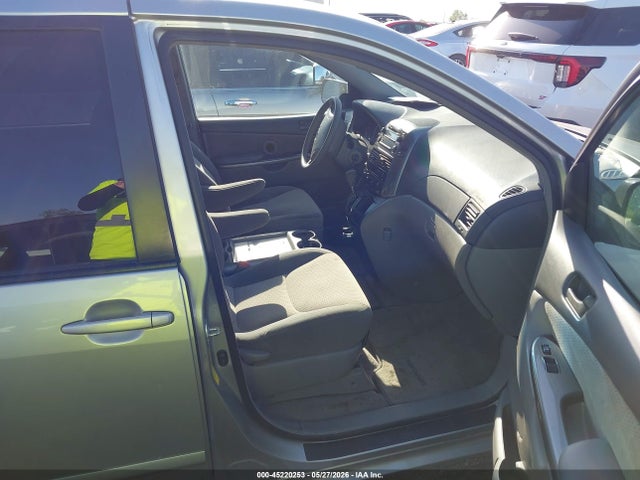 Toyota Sienna Le