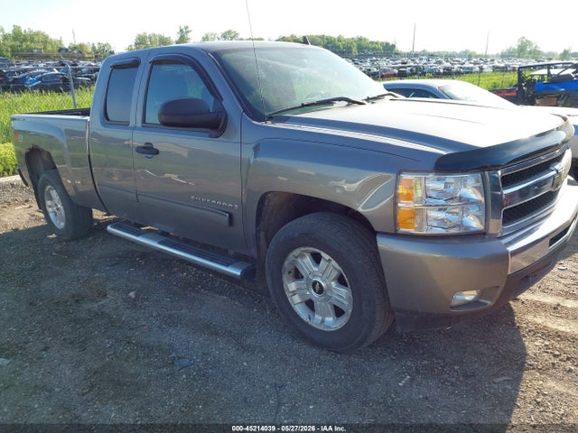 Salvage Chevrolet Silverado 1500 Image