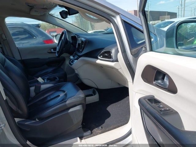 Chrysler Pacifica Touring-l