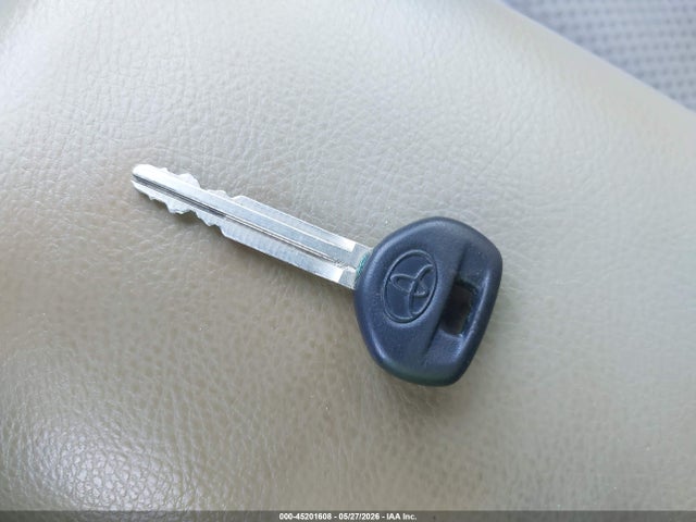 Toyota RAV4 Base V6