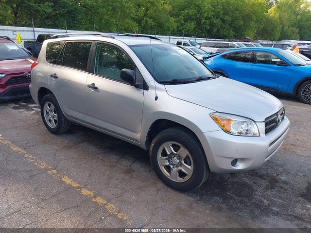 Salvage Toyota RAV4 Image