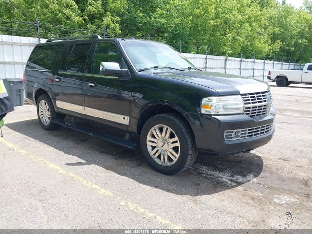 Salvage Lincoln Navigator Image