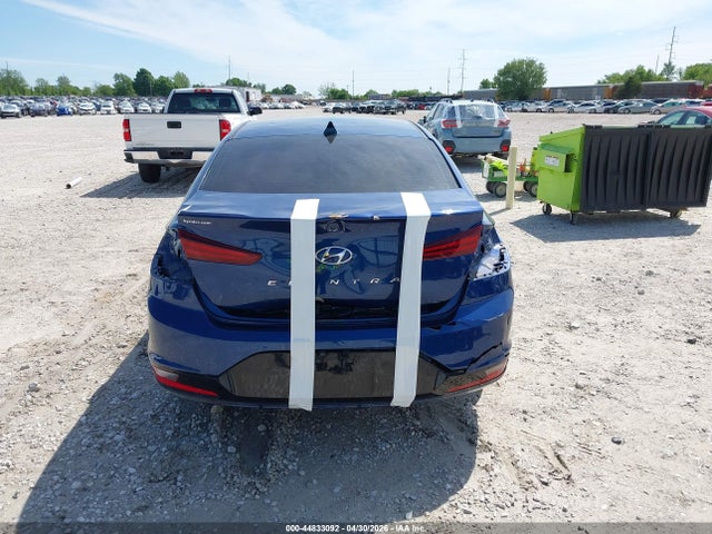 Hyundai ELANTRA Sel