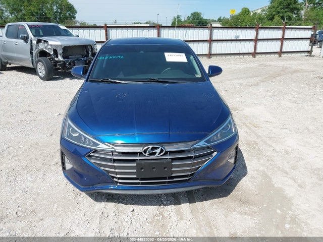 Hyundai ELANTRA Sel