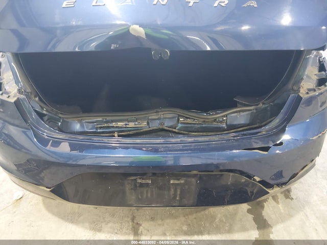 Hyundai ELANTRA Sel