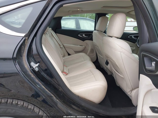 Chrysler 200 Limited Platinum