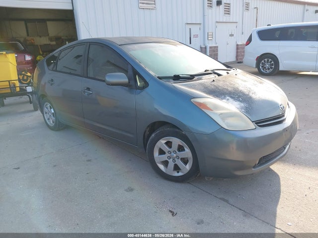 Salvage Toyota Prius Image