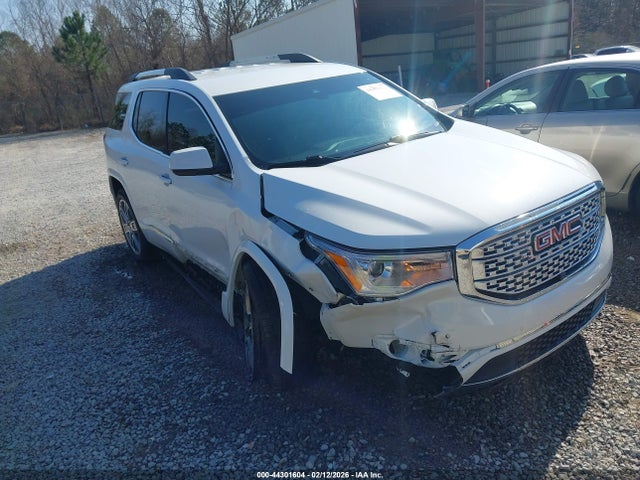 Salvage GMC Acadia Image