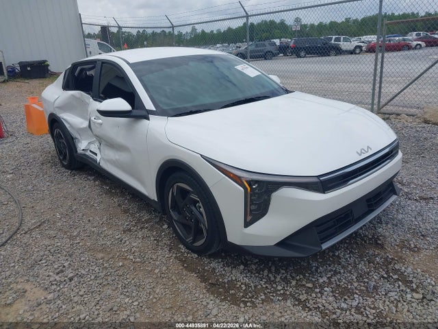Salvage Kia K4 Image