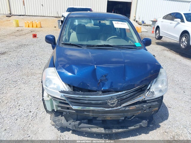 Nissan Versa 1.8s