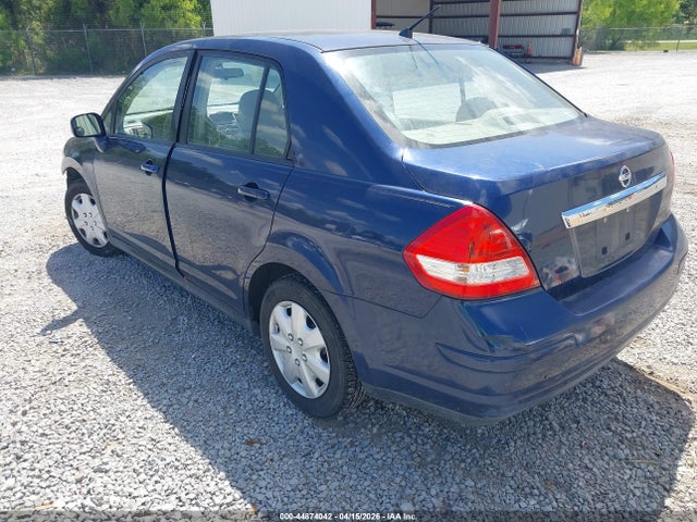Nissan Versa 1.8s