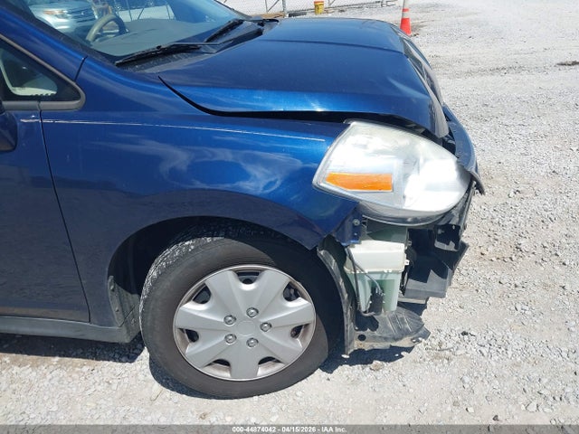 Nissan Versa 1.8s