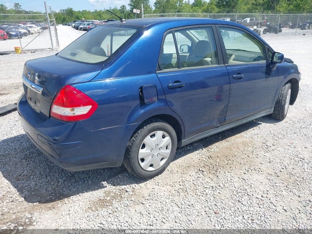 Nissan Versa 1.8s