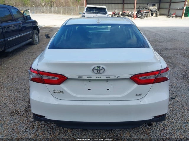 Toyota Camry Le