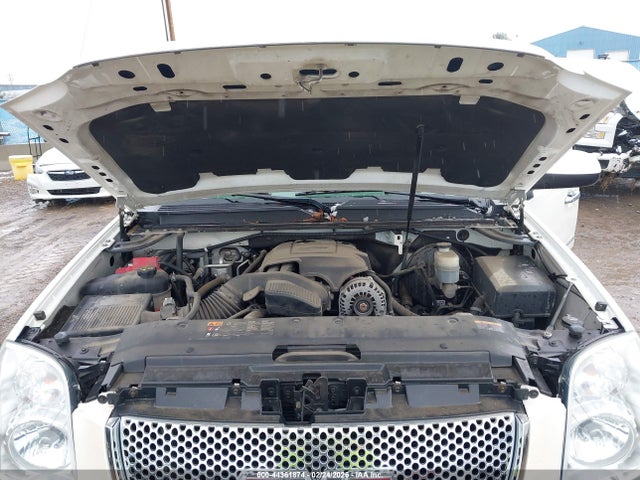 GMC Yukon Denali