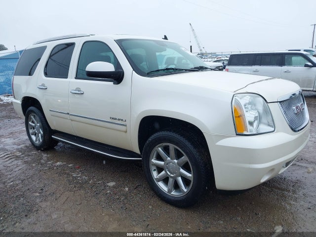 Salvage GMC Yukon Image