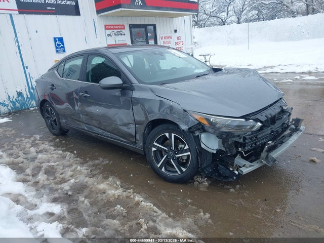 Salvage Nissan Sentra Image
