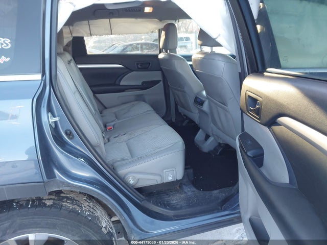 Toyota Highlander Le Plus V6