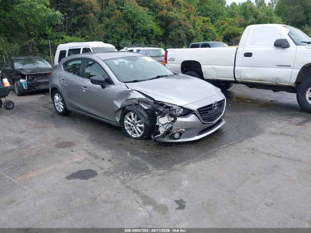 Salvage Mazda Mazda3 Image