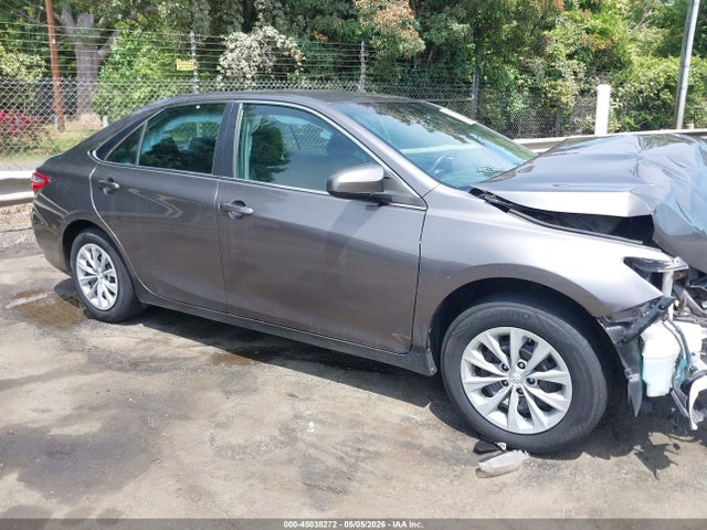 Toyota Camry Le