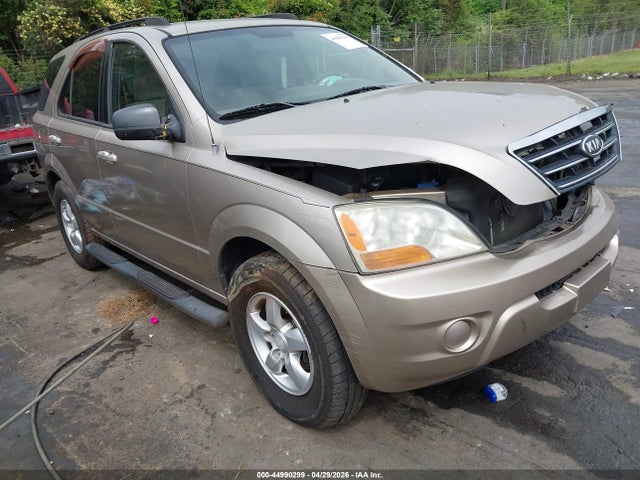 Salvage Kia Sorento Image