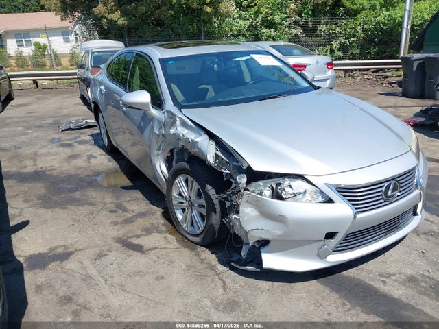 Salvage Lexus Es Image