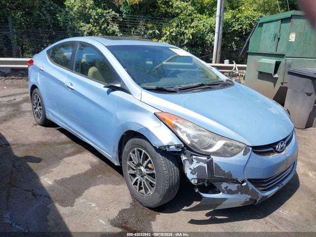 Salvage Hyundai ELANTRA Image