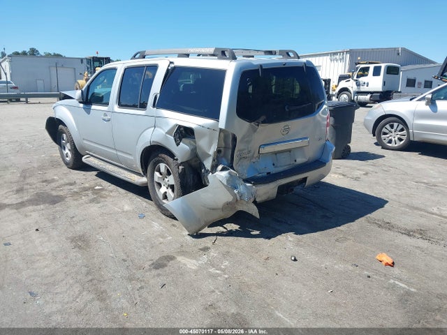 Nissan Pathfinder Se