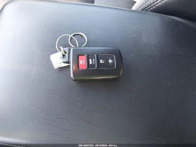 Toyota Avalon Hybrid Limited