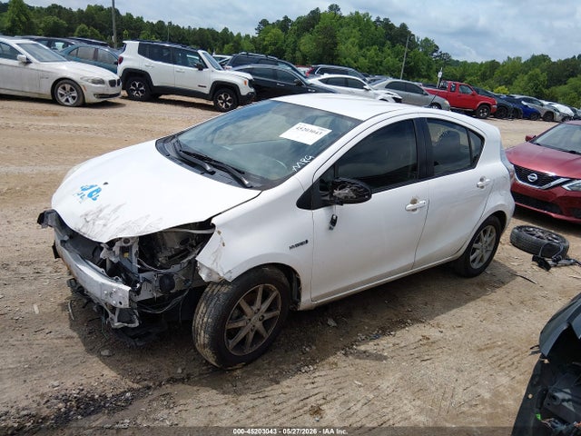 Toyota Prius c Three