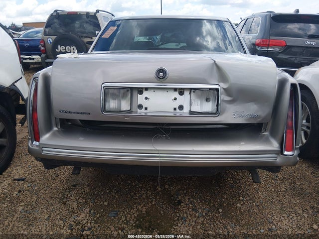 Cadillac DeVille Standard