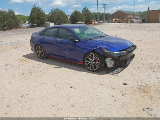 Salvage Hyundai ELANTRA Image