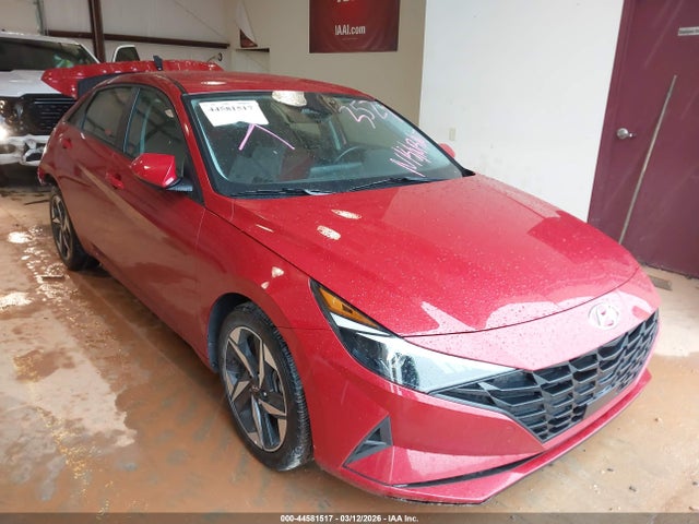 Salvage Hyundai ELANTRA Image
