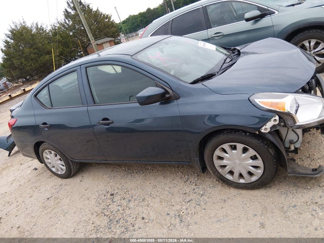 Nissan Versa 1.6 S+