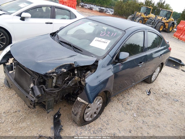 Nissan Versa 1.6 S+