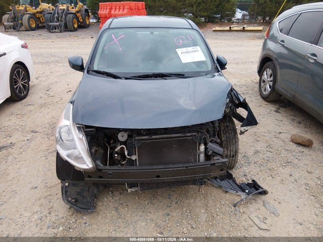 Nissan Versa 1.6 S+