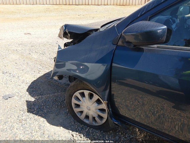 Nissan Versa 1.6 S+