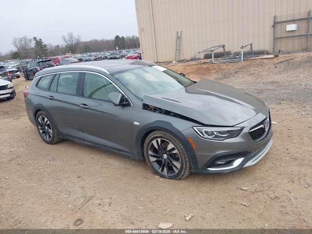 Salvage Buick Regal TourX Image