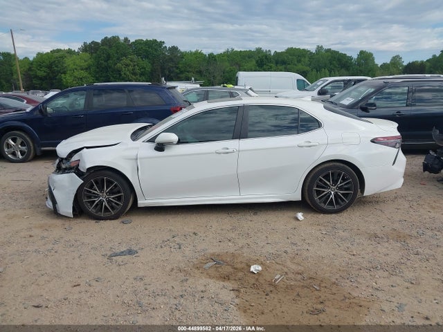 Toyota Camry Se Hybrid