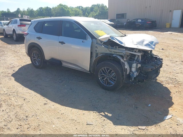 Salvage Nissan Rogue Image