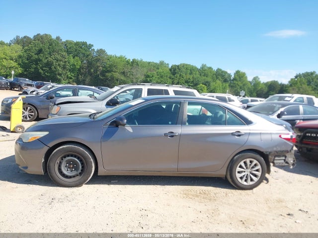Toyota Camry Le