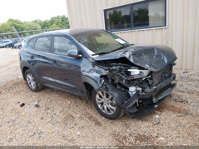 Salvage Hyundai TUCSON Image