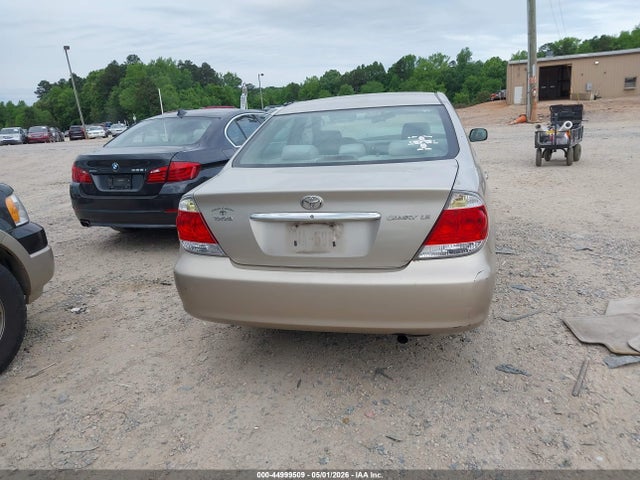Toyota Camry Le
